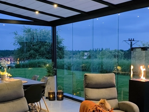 Oświetlenie tarasu LED – punktowe lampy w zadaszeniu aluminiowym